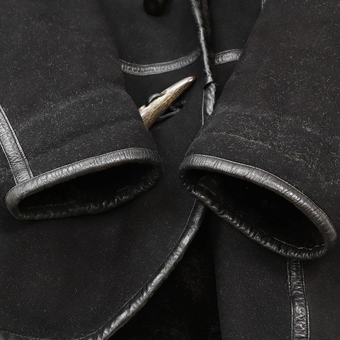 ISSEY MIYAKE イッセイ ミヤケ 1970 s 80 s ヴィンテージ ダッフルコート ムートン ボアライニング トグルボタン レザー パイピング ラムスキン バックベルト フード アウター レディース サイズ M ブラック 黒 香港製 GULLKHAN_COM