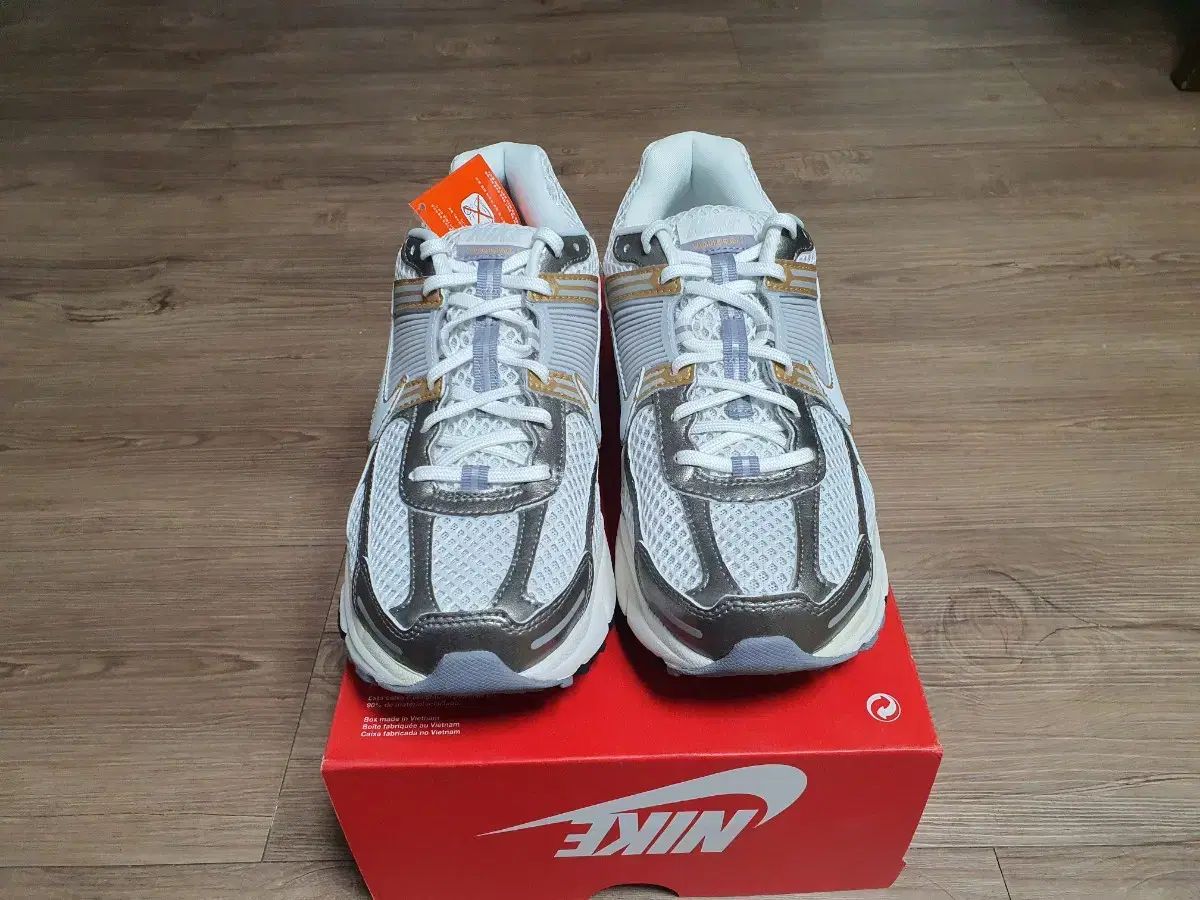 NIKE ボメロ5 ランニングシューズ 285