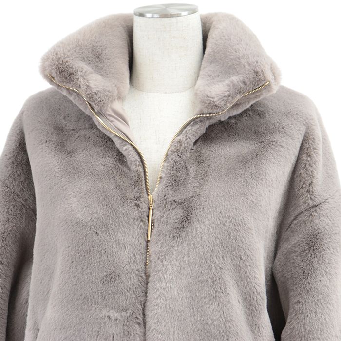 TATRAS タトラス ボアブルゾン 2025AW フェイクファー リラックスフィット シグネチャー ロゴ パッチ ゴールドメタル ジップアップ ジャケット アウター レディース サイズ 01 ピンクグレージュ