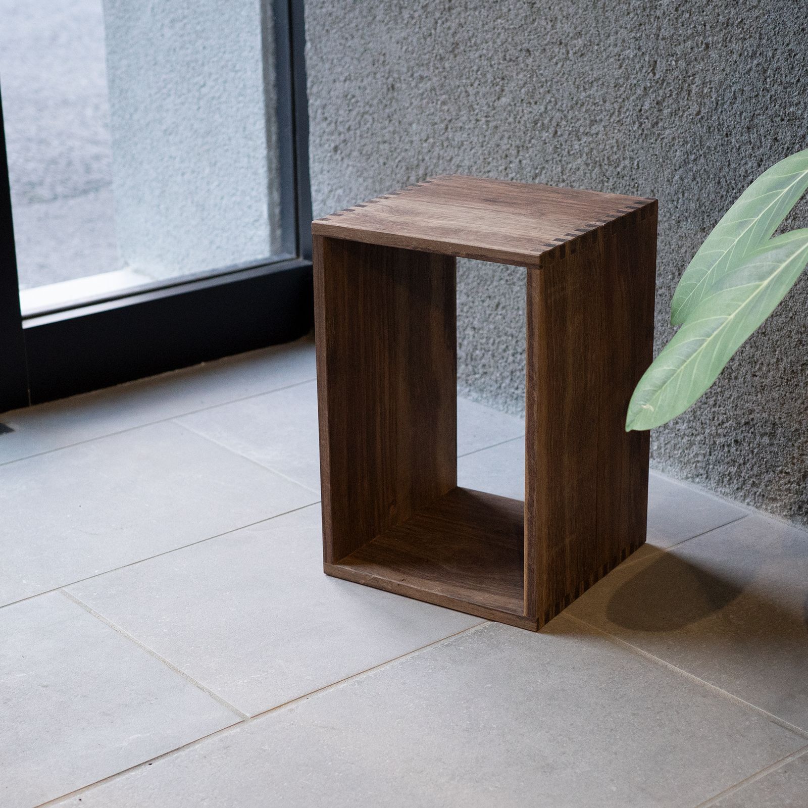 あられシェルフS ウォルナット A4サイズ 本棚 ファイル 完成品 組み立て不要 マガジンラック 木製 収納 あられ組 魅せる収納 すっきり 模様替え 床材