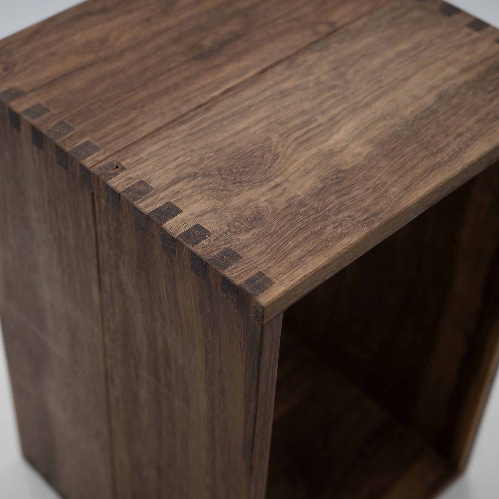 あられシェルフS ウォルナット A4サイズ 本棚 ファイル 完成品 組み立て不要 マガジンラック 木製 収納 あられ組 魅せる収納 すっきり 模様替え 床材