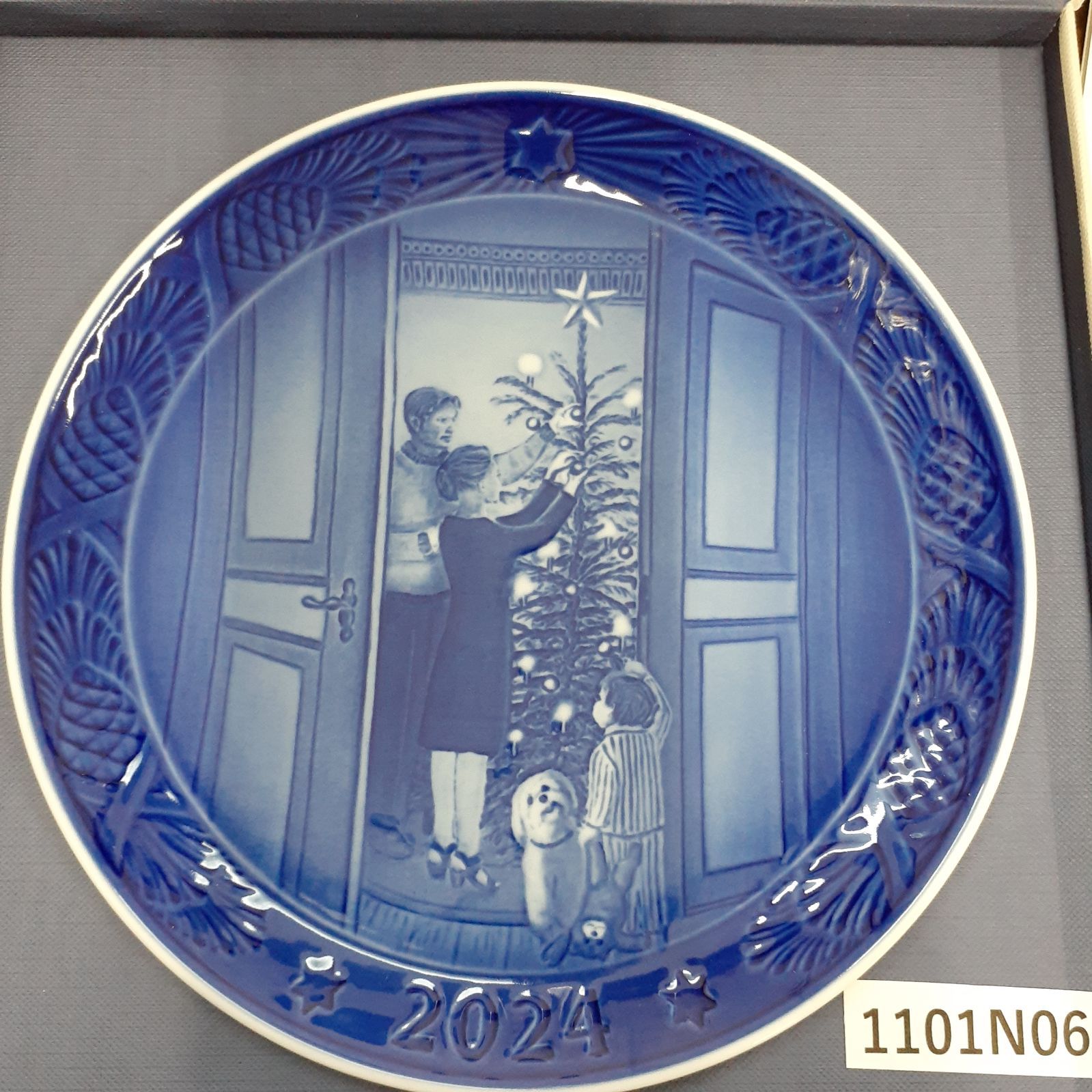 1101N06 ロイヤル コペンハーゲン イヤープレート 版 CHRISTMAS ANTICIPATION