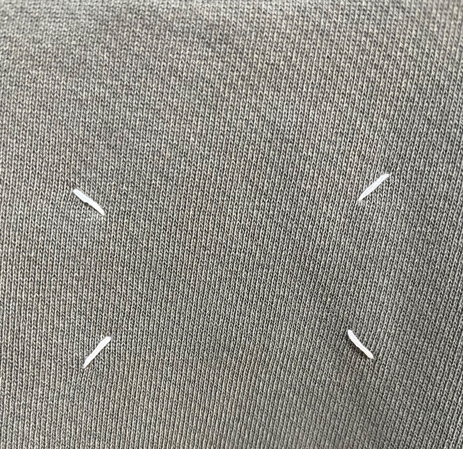 メゾン マルジェラ トレーナー スウェットシャツ 古着風ロゴ 新品 L カーキ メゾン マルジェラ トレーナー スウェットシャツ 古着風ロゴ 新品 L