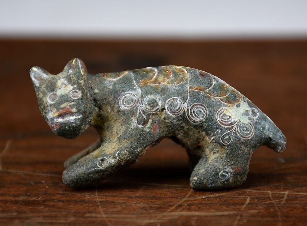蔵A5480d 中国古美術 青銅象嵌猫 書鎮 杖頭 漢代 戦国時代