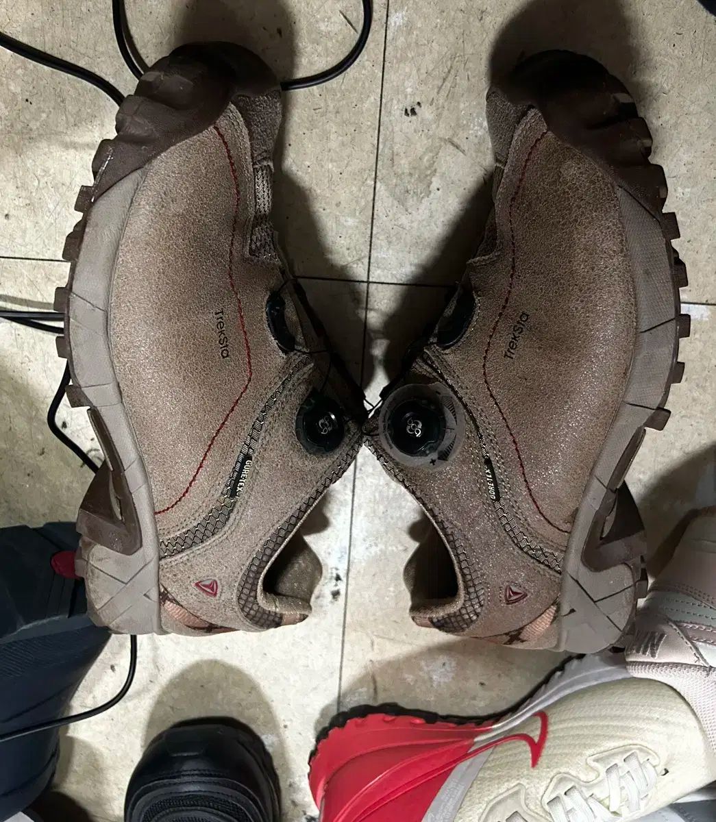 トレクスタ カウントダウン トレッキングシューズ コアテックス BoA 260cm