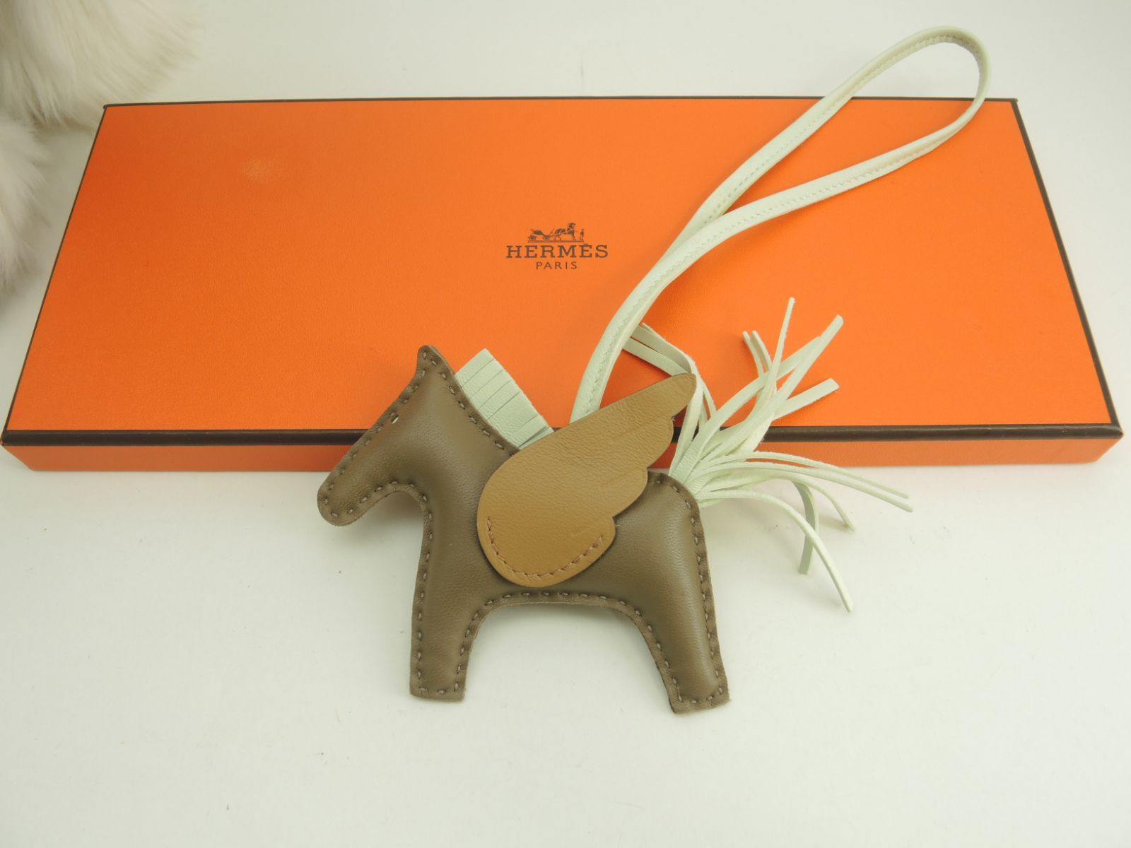 エルメス ロデオPMペガサス アニューミロ トープ茶薄緑 バッグチャーム B 3