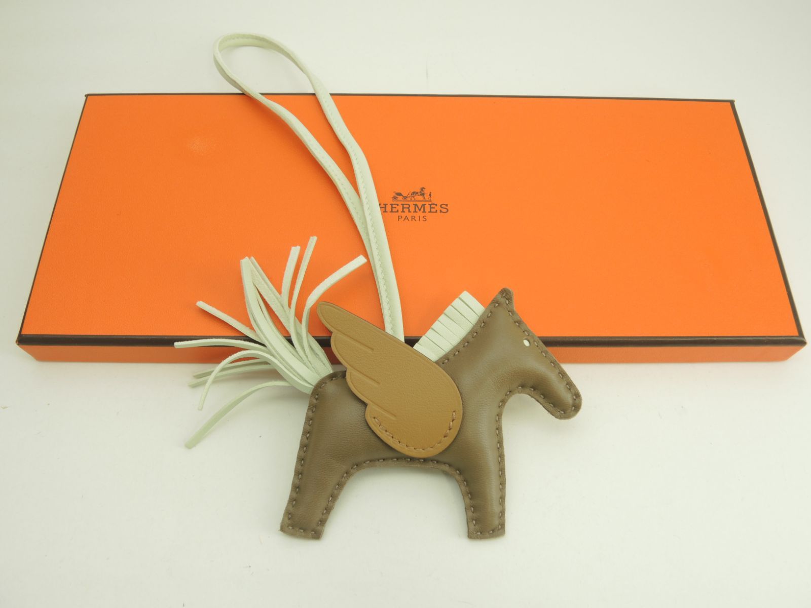 エルメス ロデオPMペガサス アニューミロ トープ茶薄緑 バッグチャーム B 3