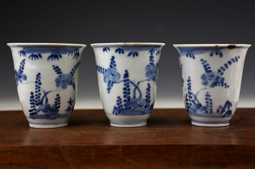 蔵A3480 中国古美術 古染付花図碗 三客 大明成化年製