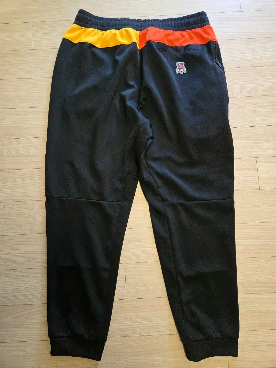 Nike ブラック スエットパンツ L ブリストルNike ブラックスエット