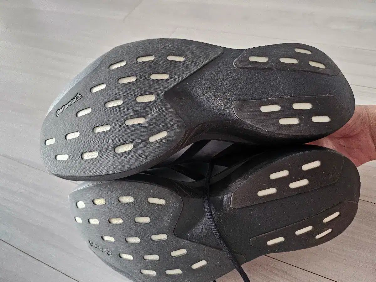 アディダス アディゼロ ランニングシューズ ブラック OLIVEOS_COM_TR