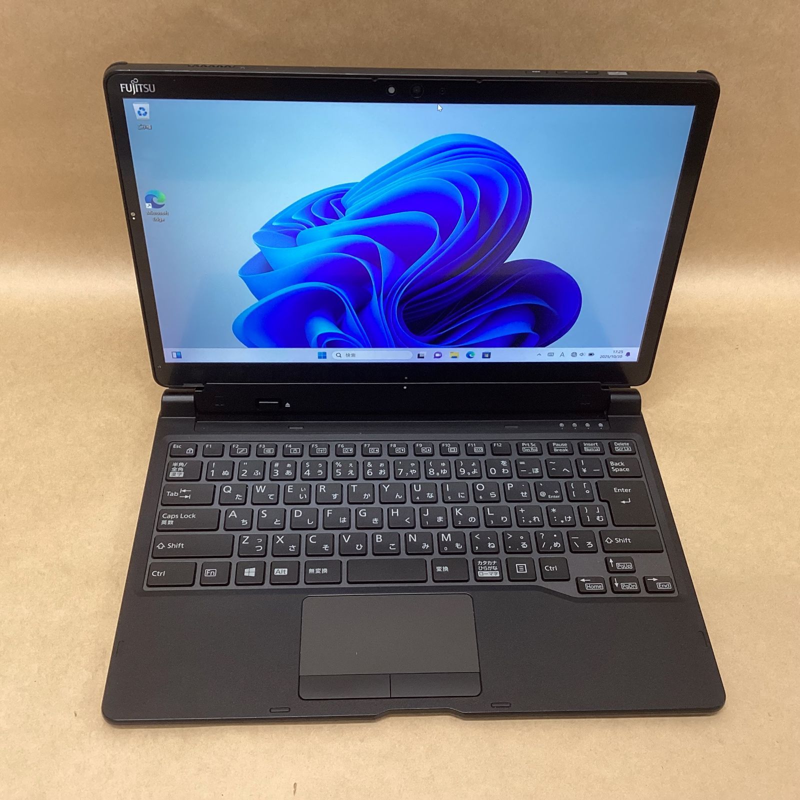 富士通 タブレット ARROWS Tab Q739 AB CI5 8365U -1.6GHZ 4GB 128GB 13.3インチ WIN11P 無線 BLUETOOTH カメラ スタイラス ドックKB キーボード裏にハゲ有り