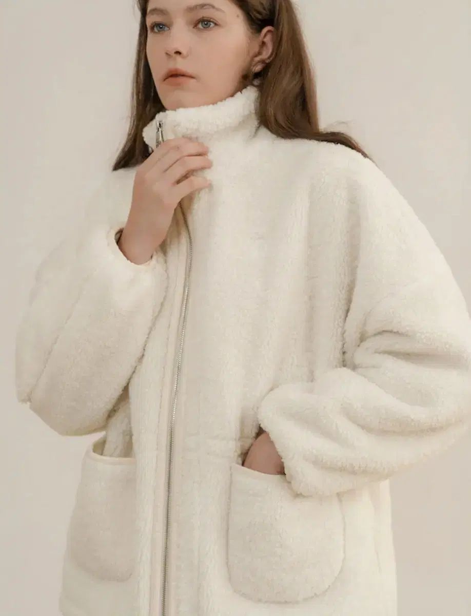 ウィークエンドフリースジャケット アイボリー