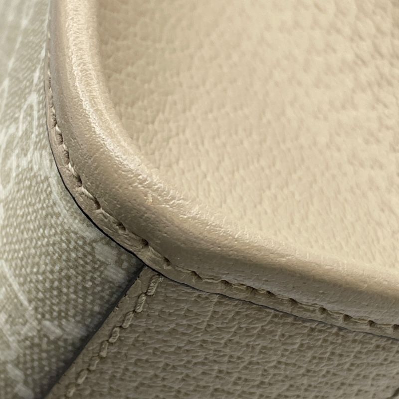 ショルダーバッグ