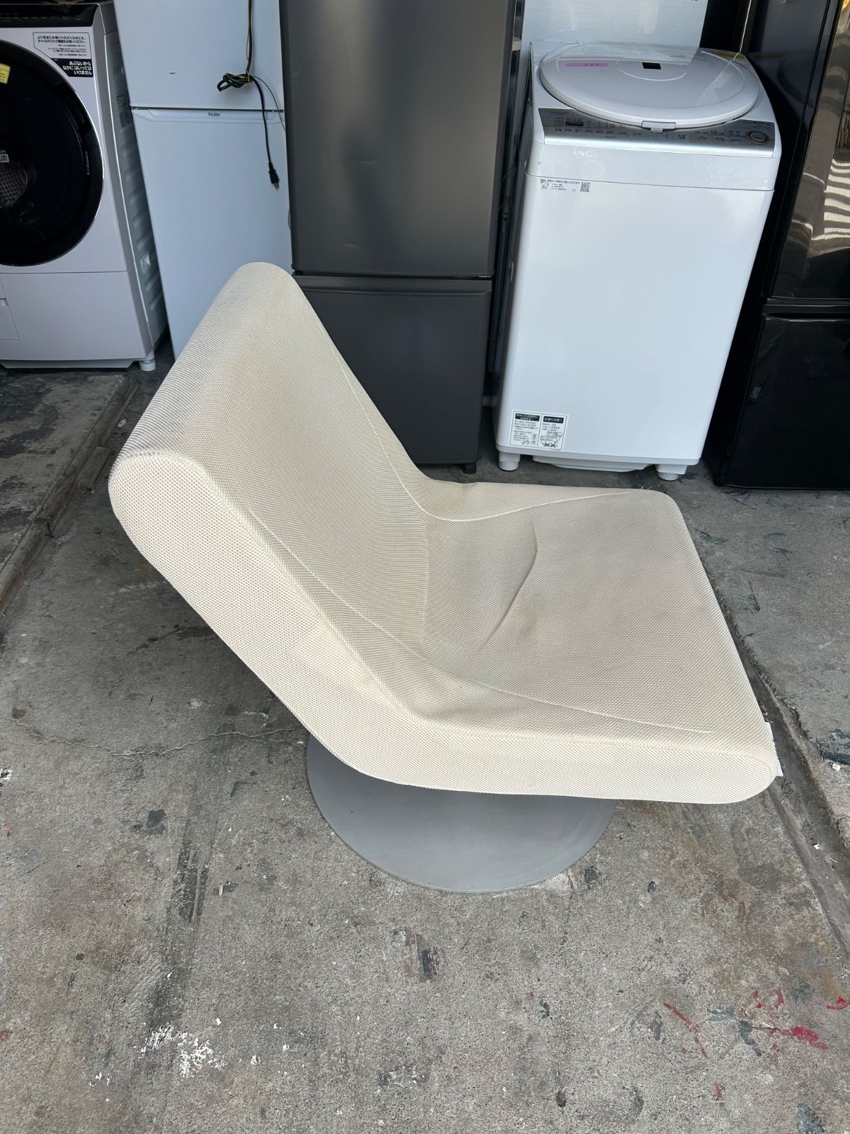 ラウンジスウィベルチェア