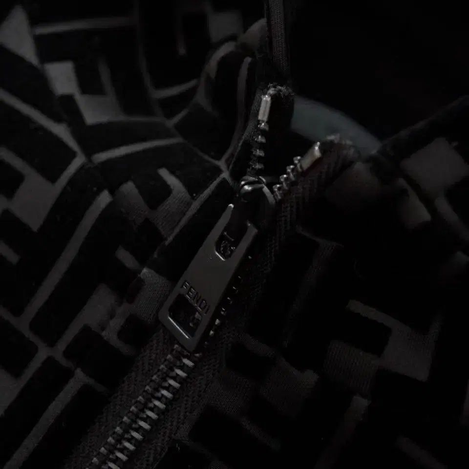 FENDI フェンディ