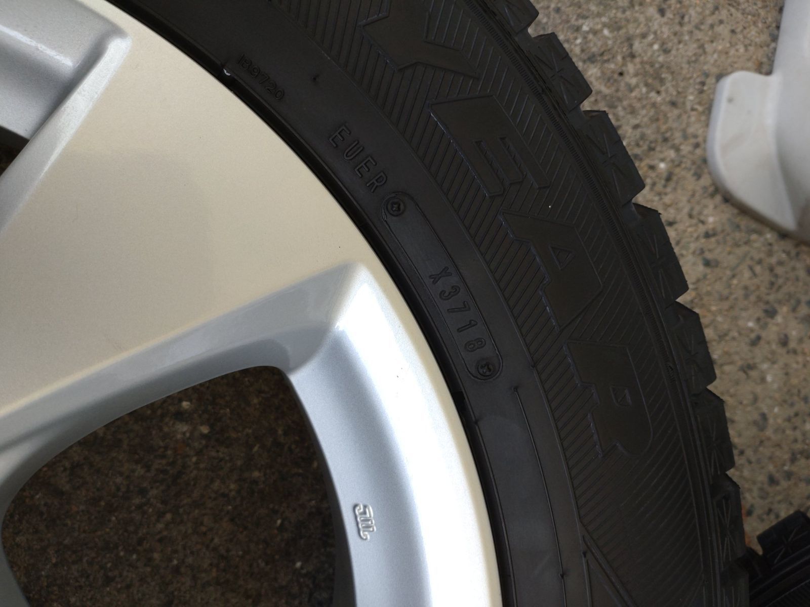  TOYOTA トヨタ C HR アルミホイール 17インチ6 5 J 45 114 3 H＆ 215 60 R 17 スタッドレス4本セット 17インチ タイヤ ホイールセット