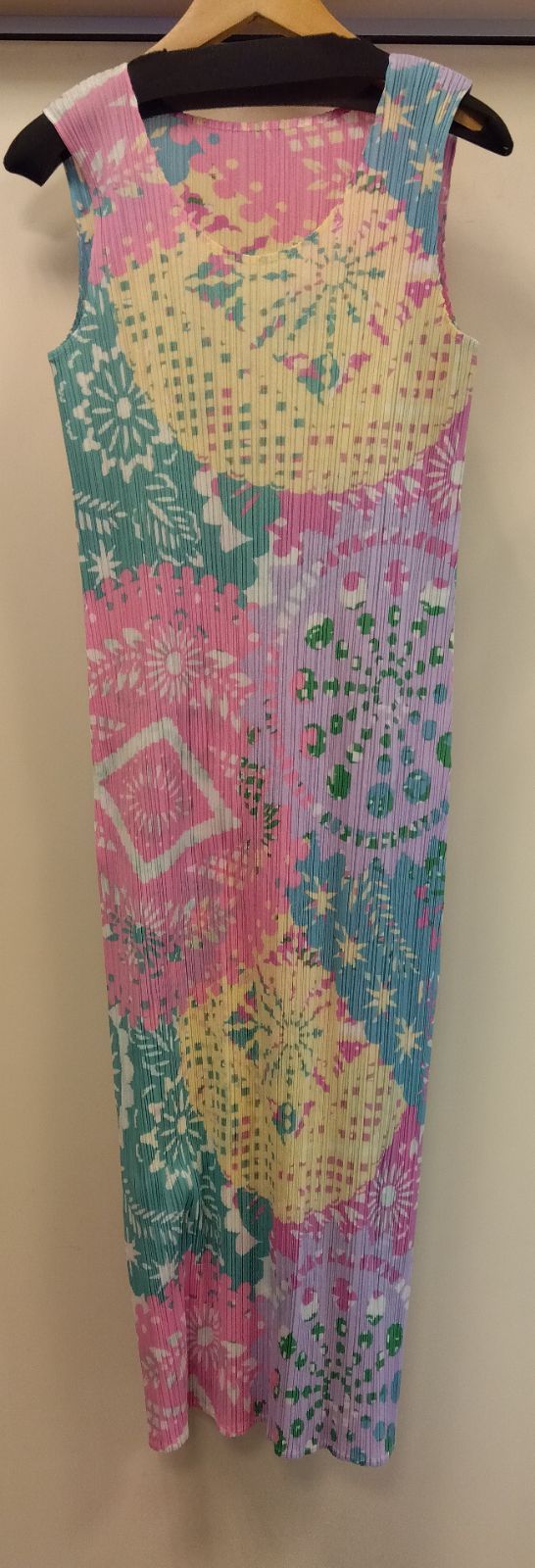 M7 プリーツプリーズ PLEATS PLEASE ワンピース ノースリーブ ロング マルチ パステル 伸縮性あり イッセイミヤケ ゆったり サイズ大きめ