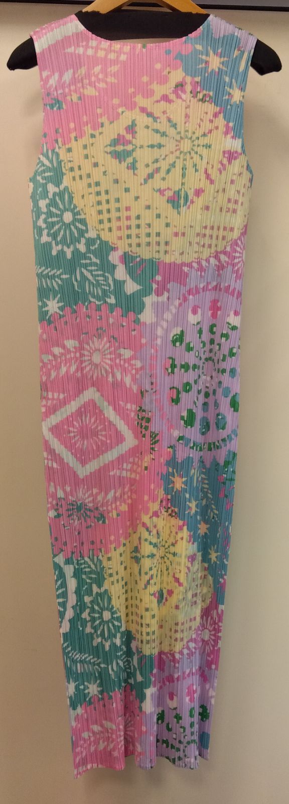 M7 プリーツプリーズ PLEATS PLEASE ワンピース ノースリーブ ロング マルチ パステル 伸縮性あり イッセイミヤケ ゆったり サイズ大きめ