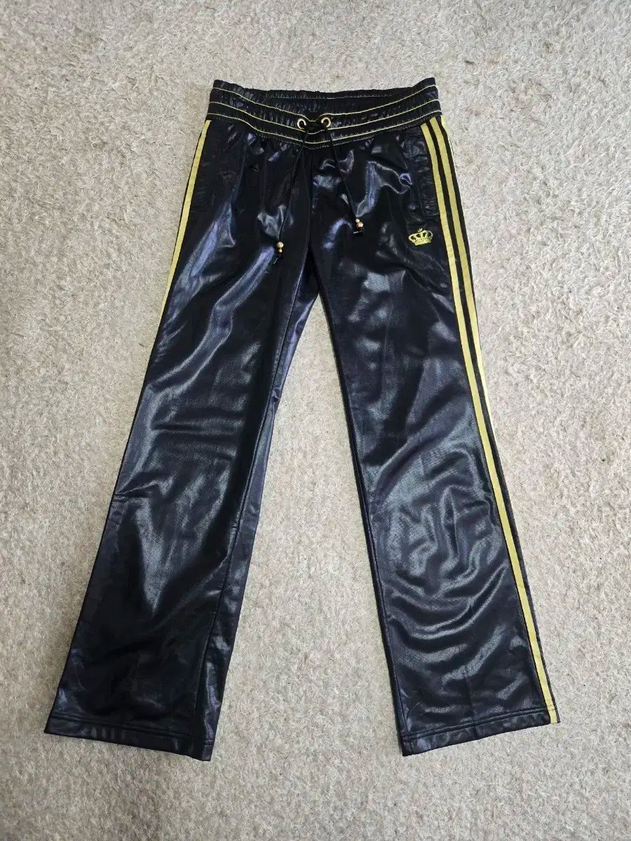 レディース 95サイズ 29-32 アディダス ブラック 光沢 トラック パンツ リースぺクトミー