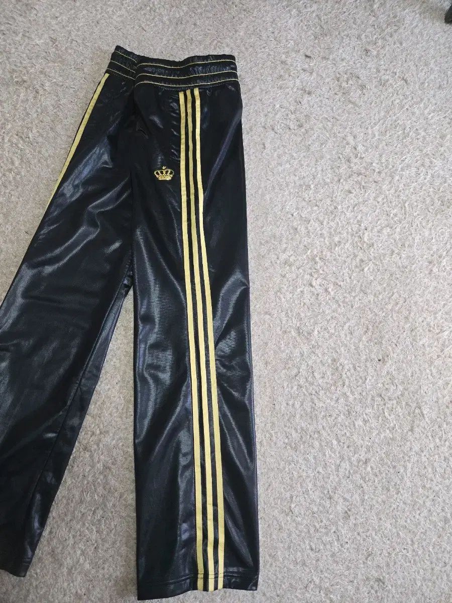 トラック パンツ