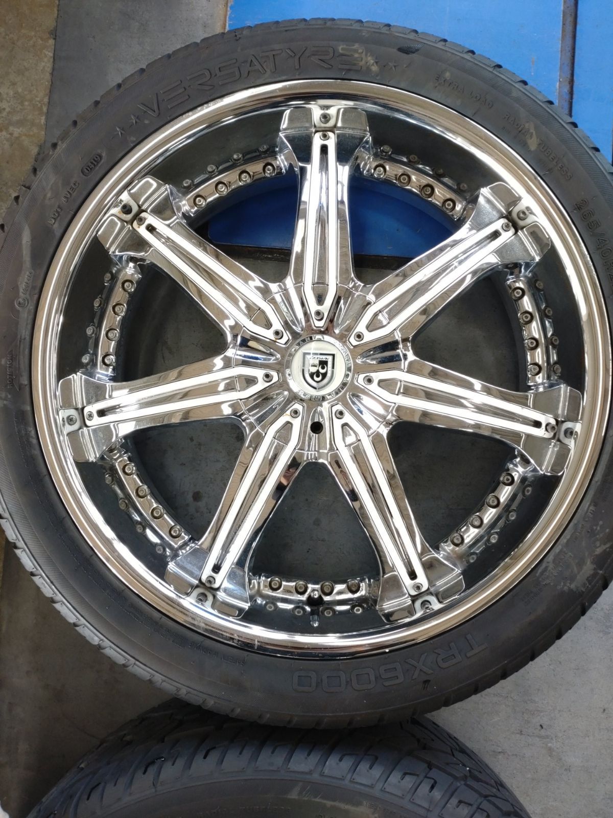 深リム LEXANI レグザーニ LX-7 22インチ 8.5J +15 PCD114.3-5H