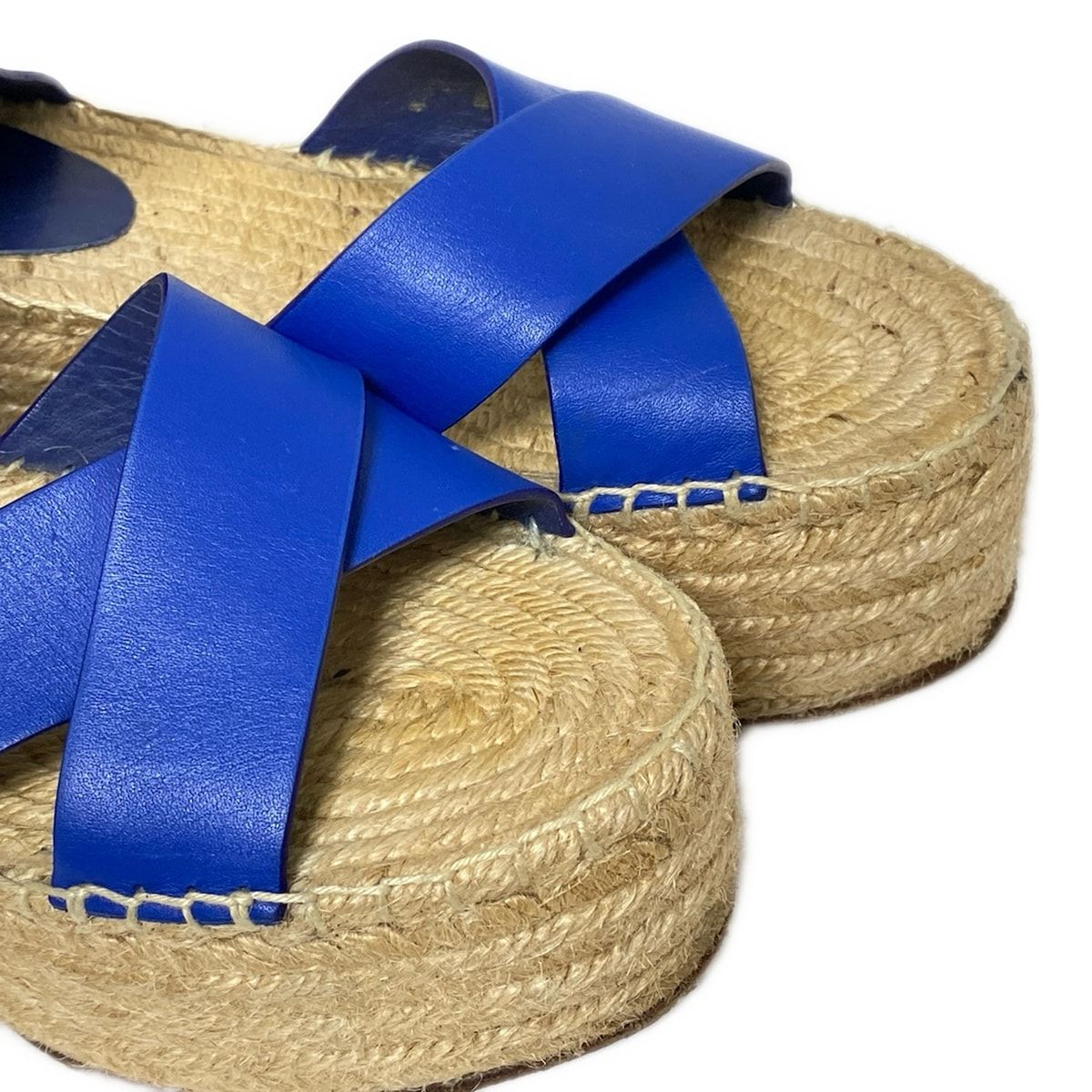 プラットフォーム