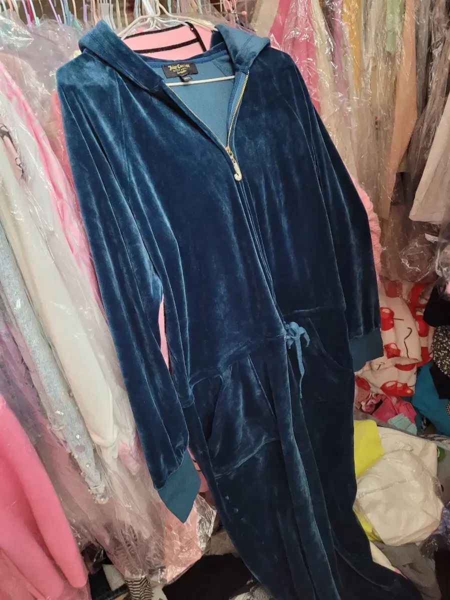 ジューシークチュール スーツ