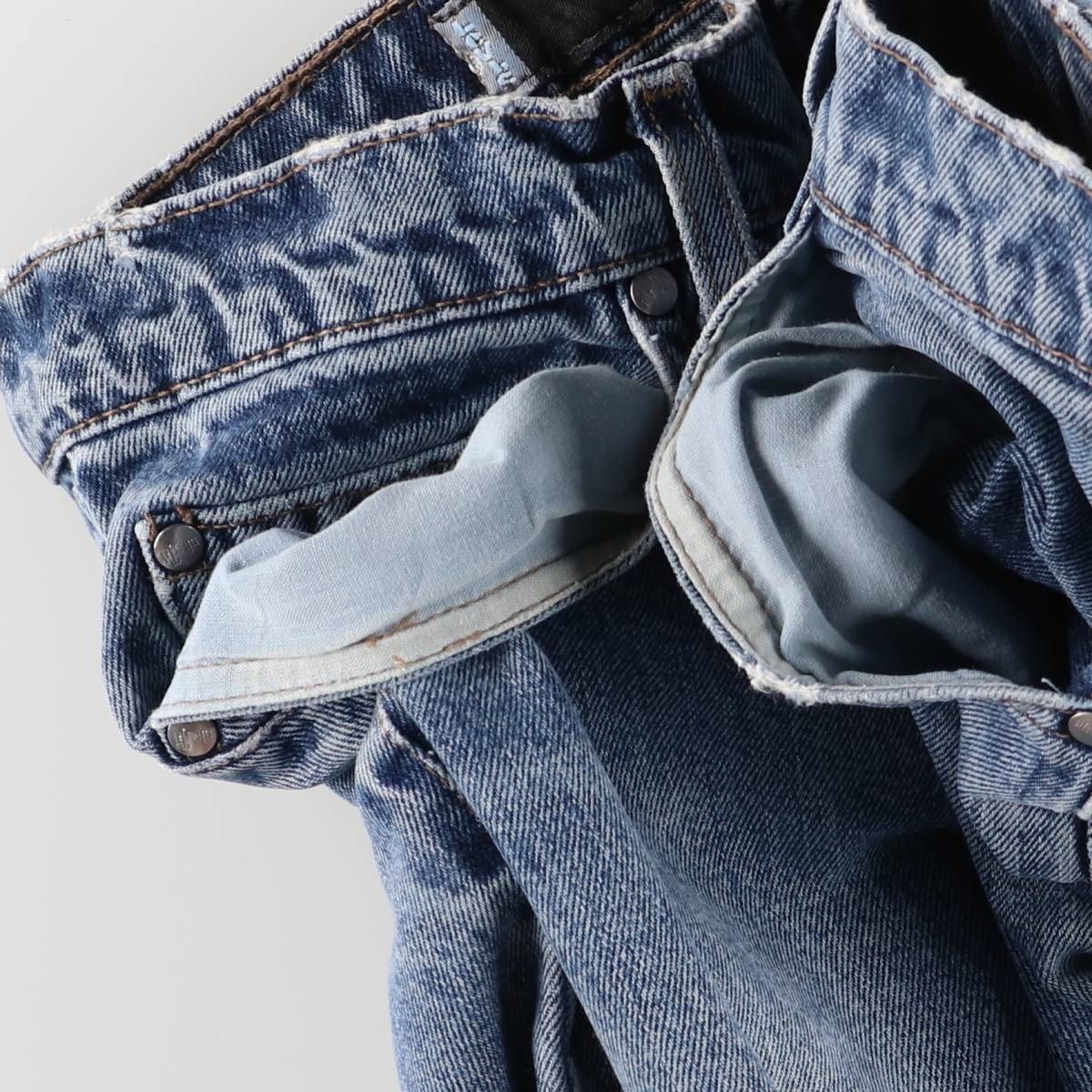 テーパードデニムパンツ