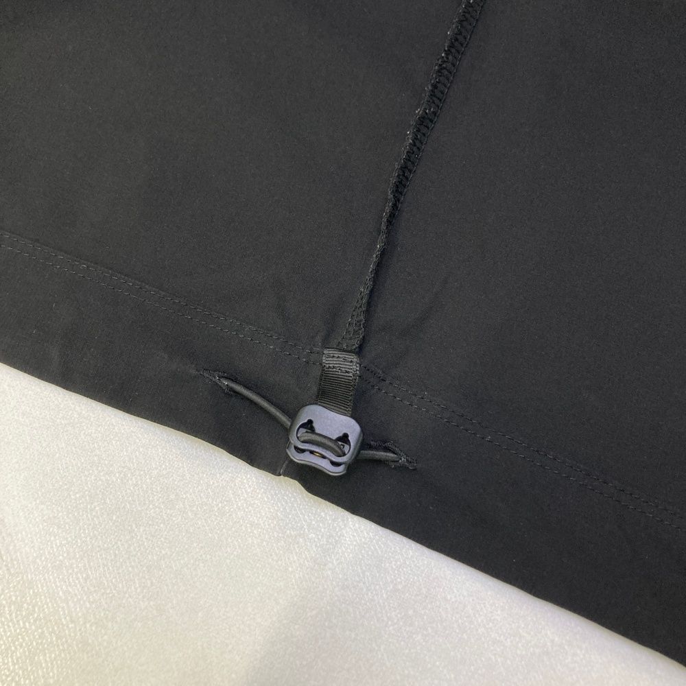 半袖Tシャツ ブラック系