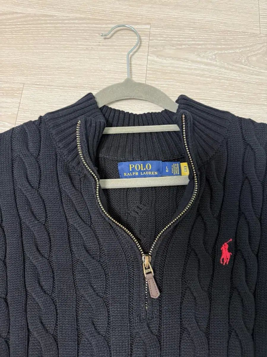 黒 ケーブル編み ハーフジップ ニット L サイズ