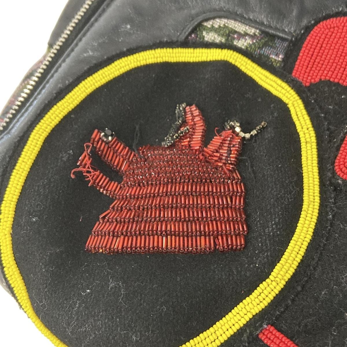 黒×アイボリー×マルチ