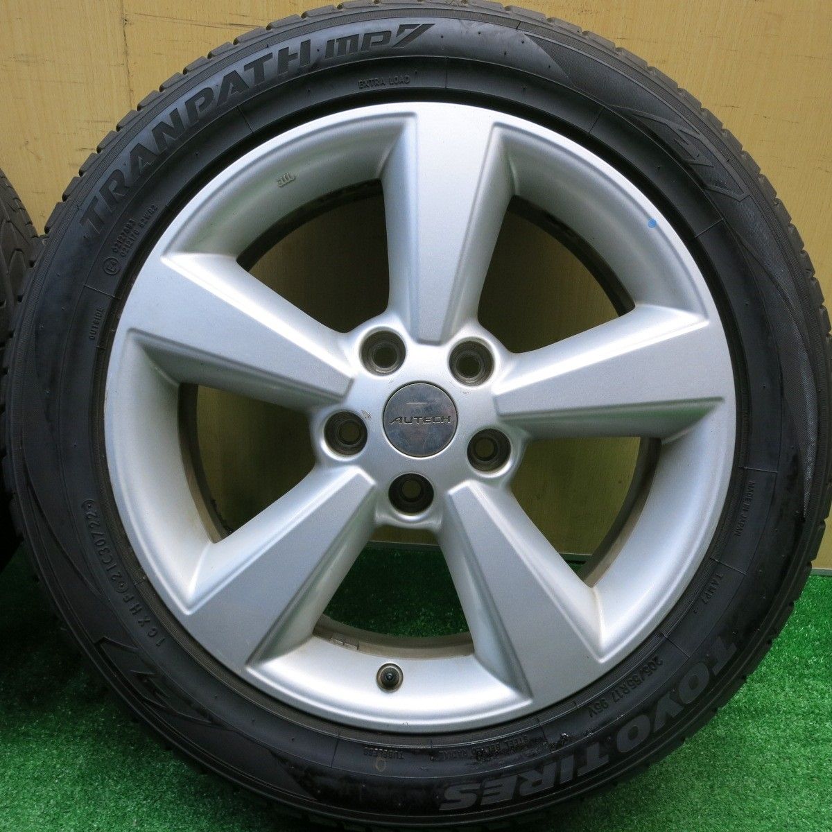 バリ溝 22年 9 5分 日産 デュアリス 205 55 R 17 トーヨー トランパス MP 7 17インチ AUTECH オーテック PCD 114 3 5 H ノ