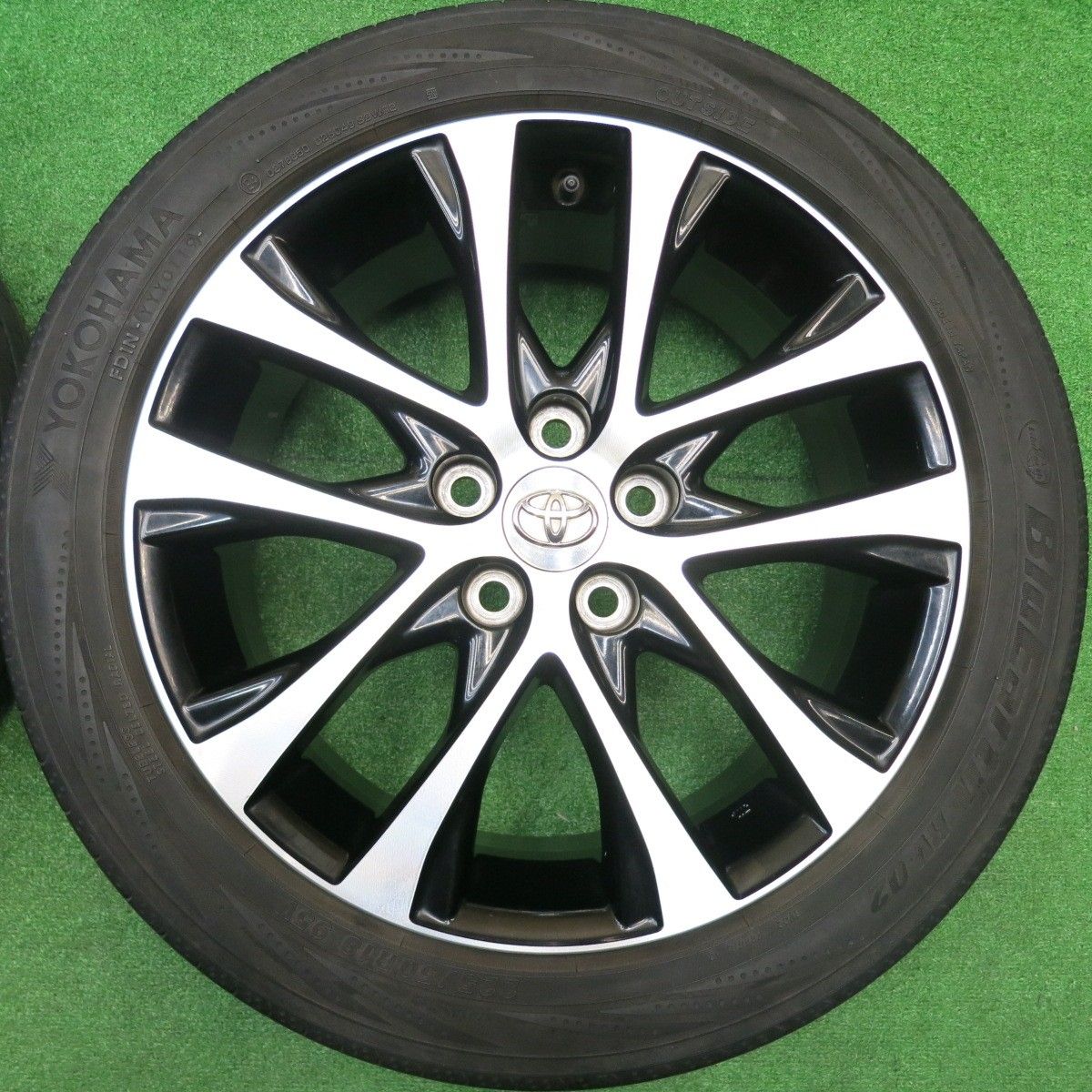  4本価格 トヨタ 50系 エスティマ 225 50 R 18 ヨコハマ ブルーアース RV 02 18インチ PCD 114 3 5 H ノ 18インチ タイヤ ホイールセット