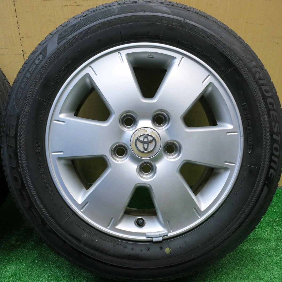 バリ溝 9 5分 トヨタ 60系 ノア ヴォクシー 195 65 R 15 ブリヂストン エコピア EP 150 15インチ PCD 114 3 5 H ノ