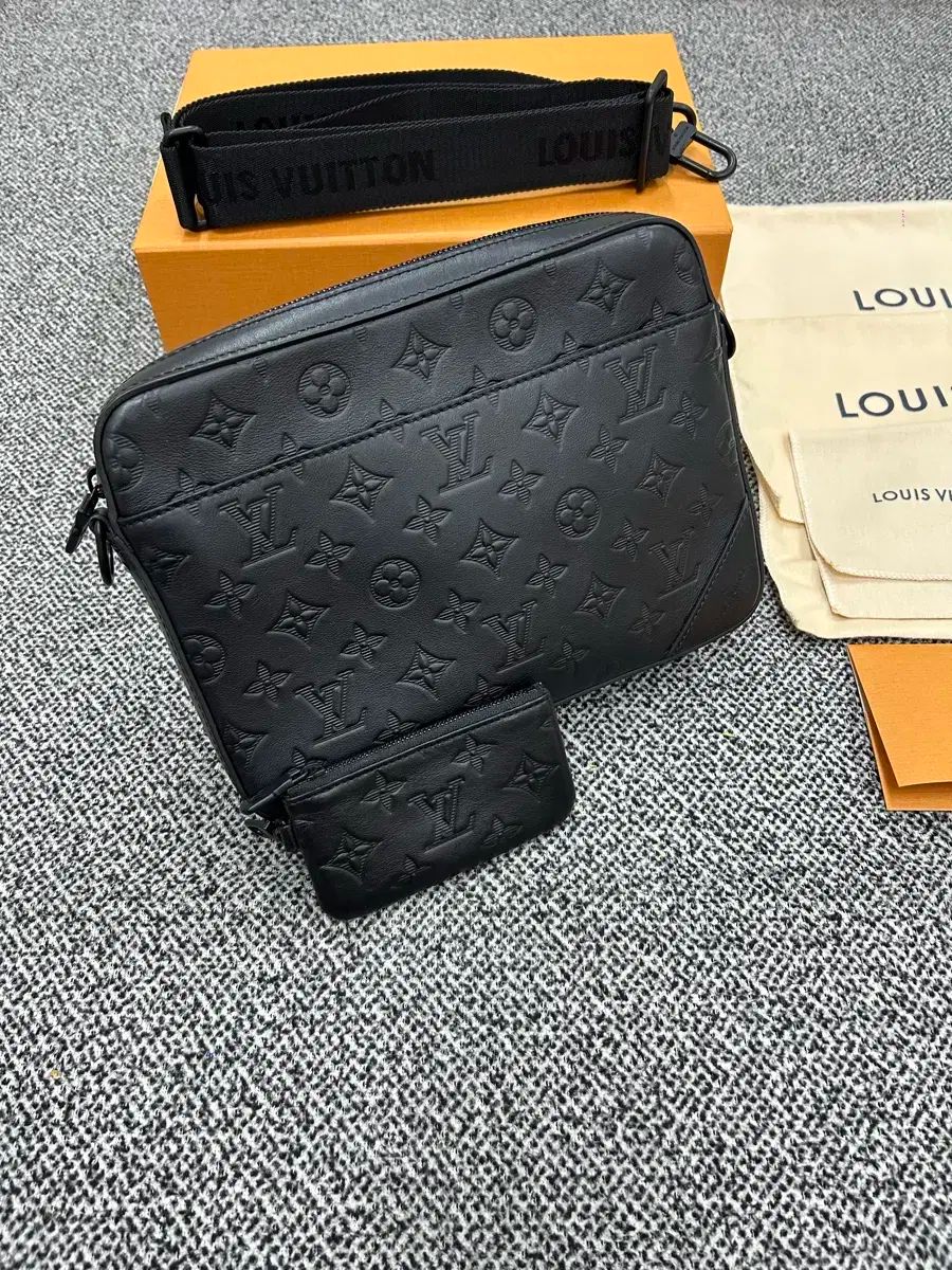 フルセット Louis Vuitton ルイヴィトン デュオ メッセンジャーバッグ シャドウ ブラック