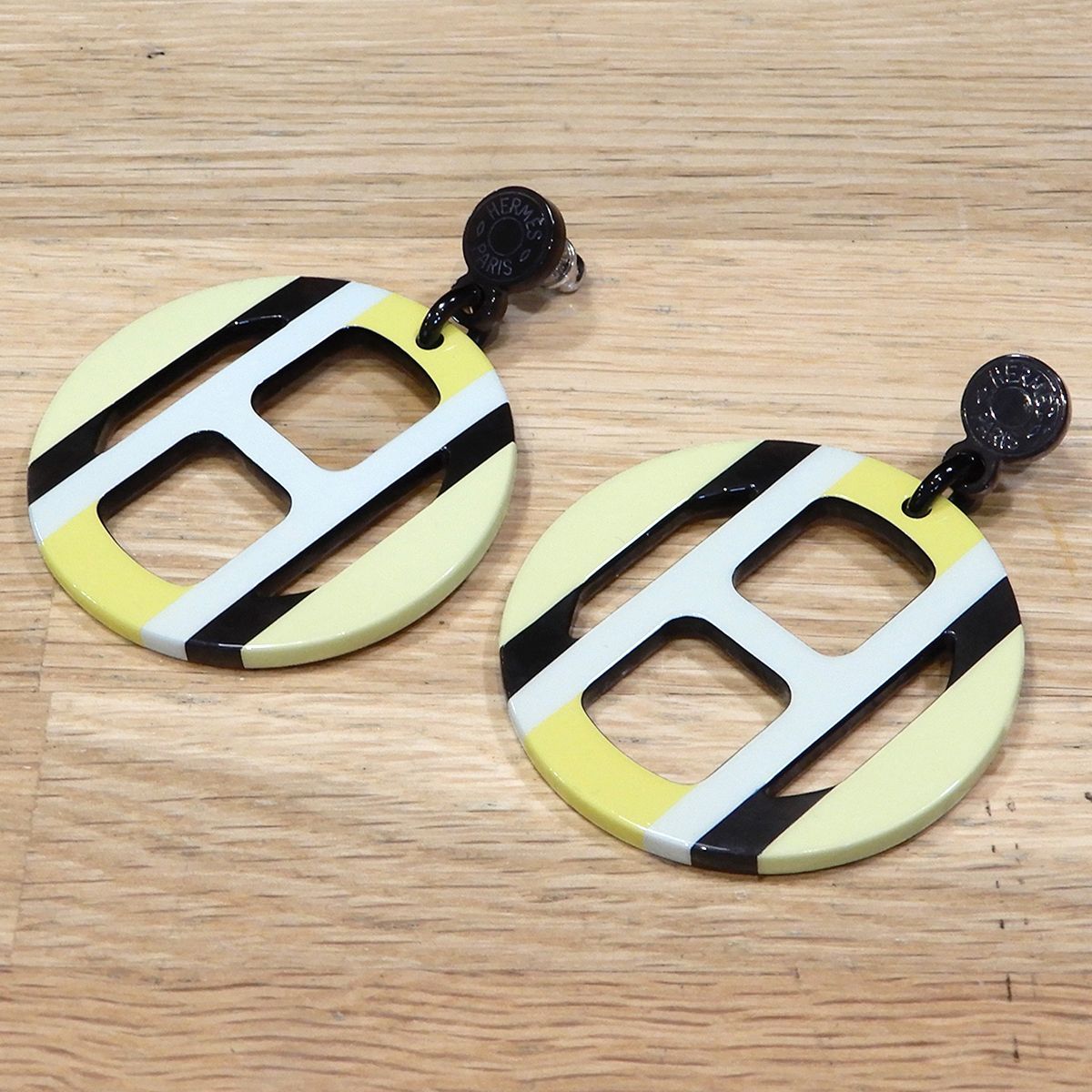 超 エルメス Hエキップ ピアス バッファローホーン イエロー系マルチ レディース 14590