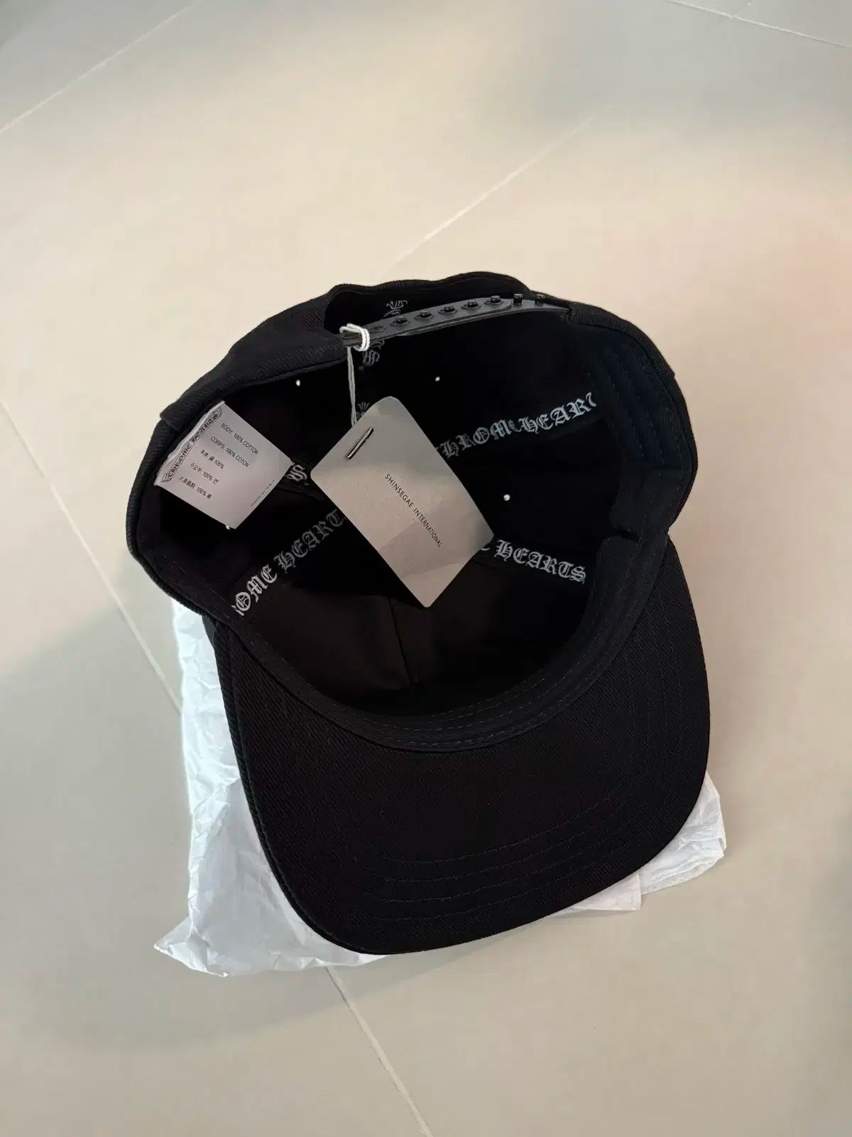 ベースボールキャップ