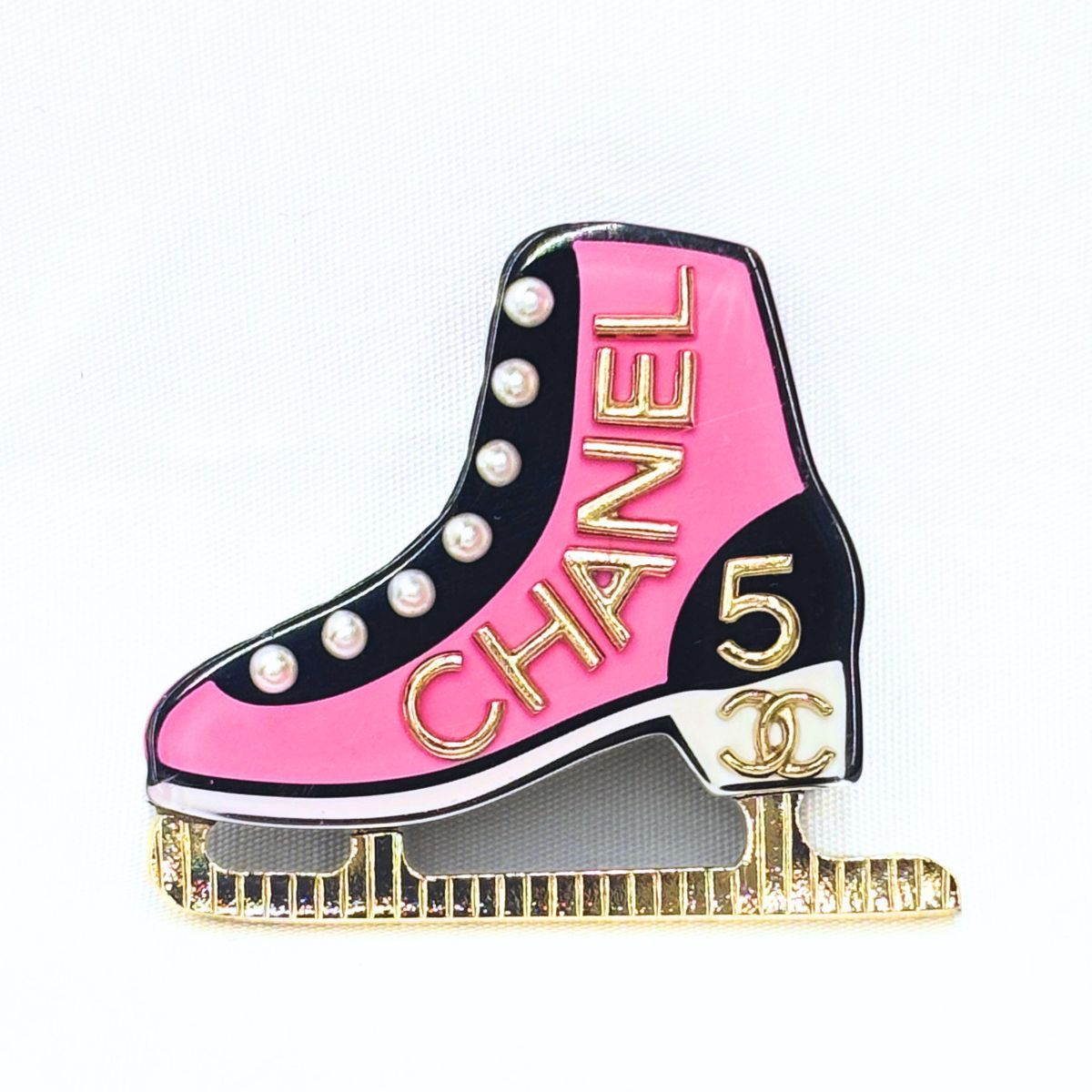 CHANEL シャネル スケートブーツ ブローチ ココマーク ピンク D19K