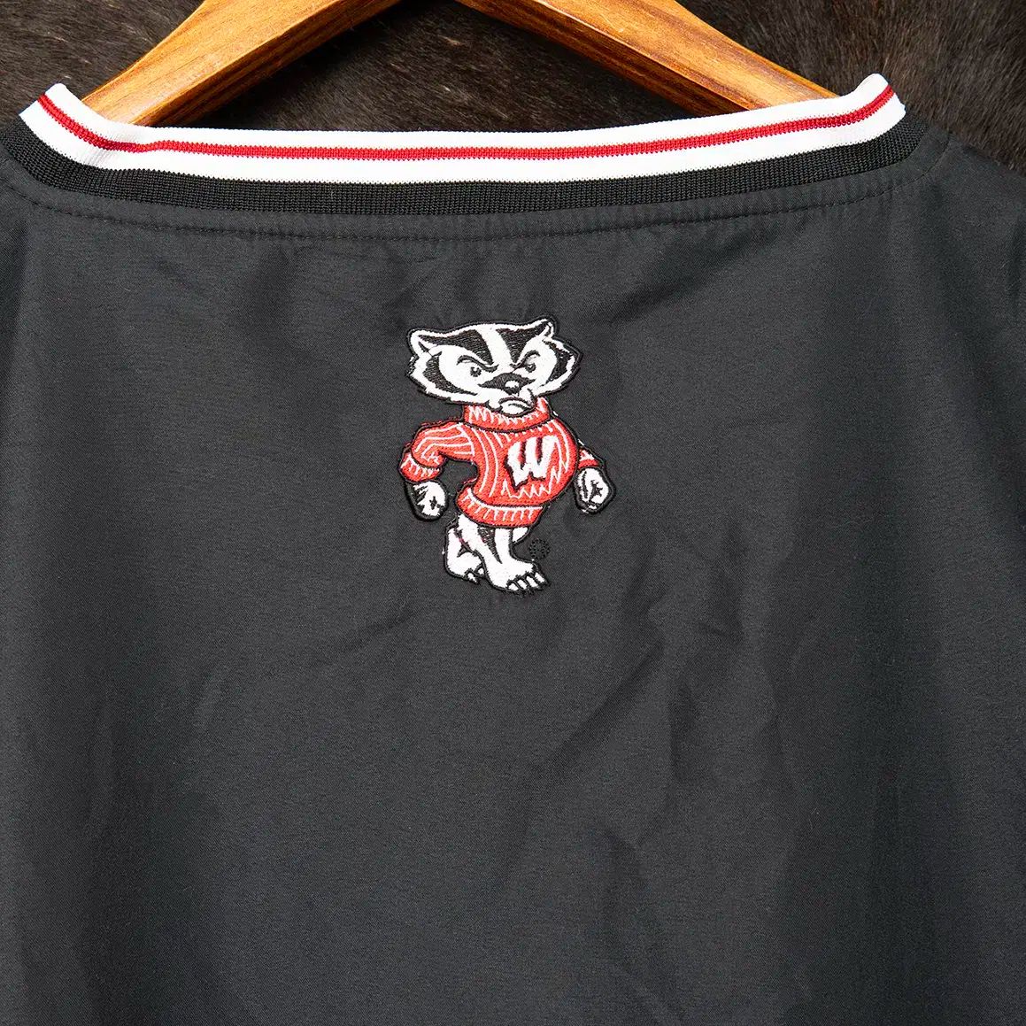 ウィンドブレーカー プルオーバー