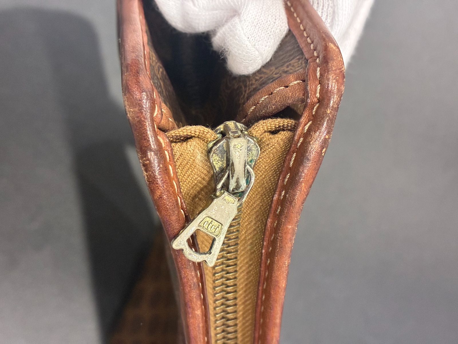 セリーヌ セカンドバッグ B25090839 WWW_DECORATOM_COM_BR