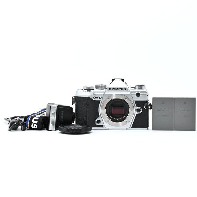 OLYMPUS OM D E M 5 Mark III ボディ シルバー 小型軽量 ミラーレス一眼 5軸手ブレ補正 防塵防滴 高速AF搭載