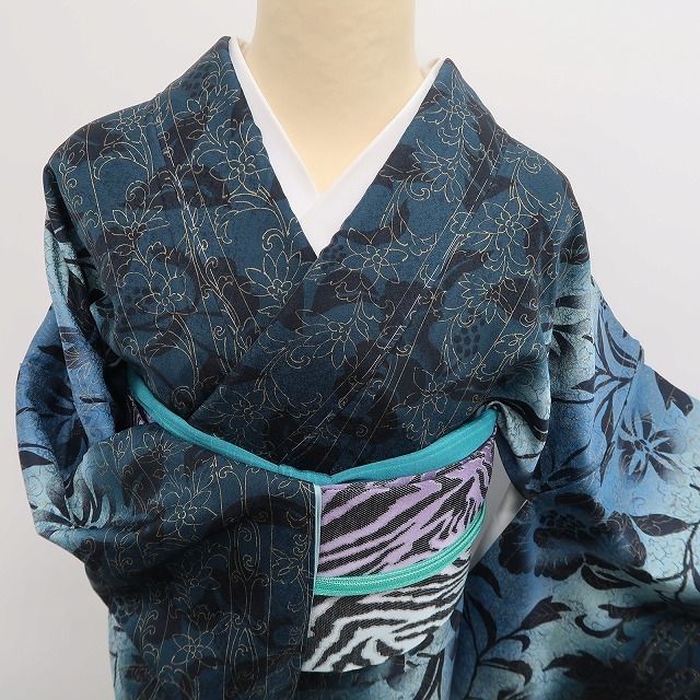 ❁tomihisa❁新品 縦暈し 唐花 着物 正絹“艶めいてミステリアス！まだ