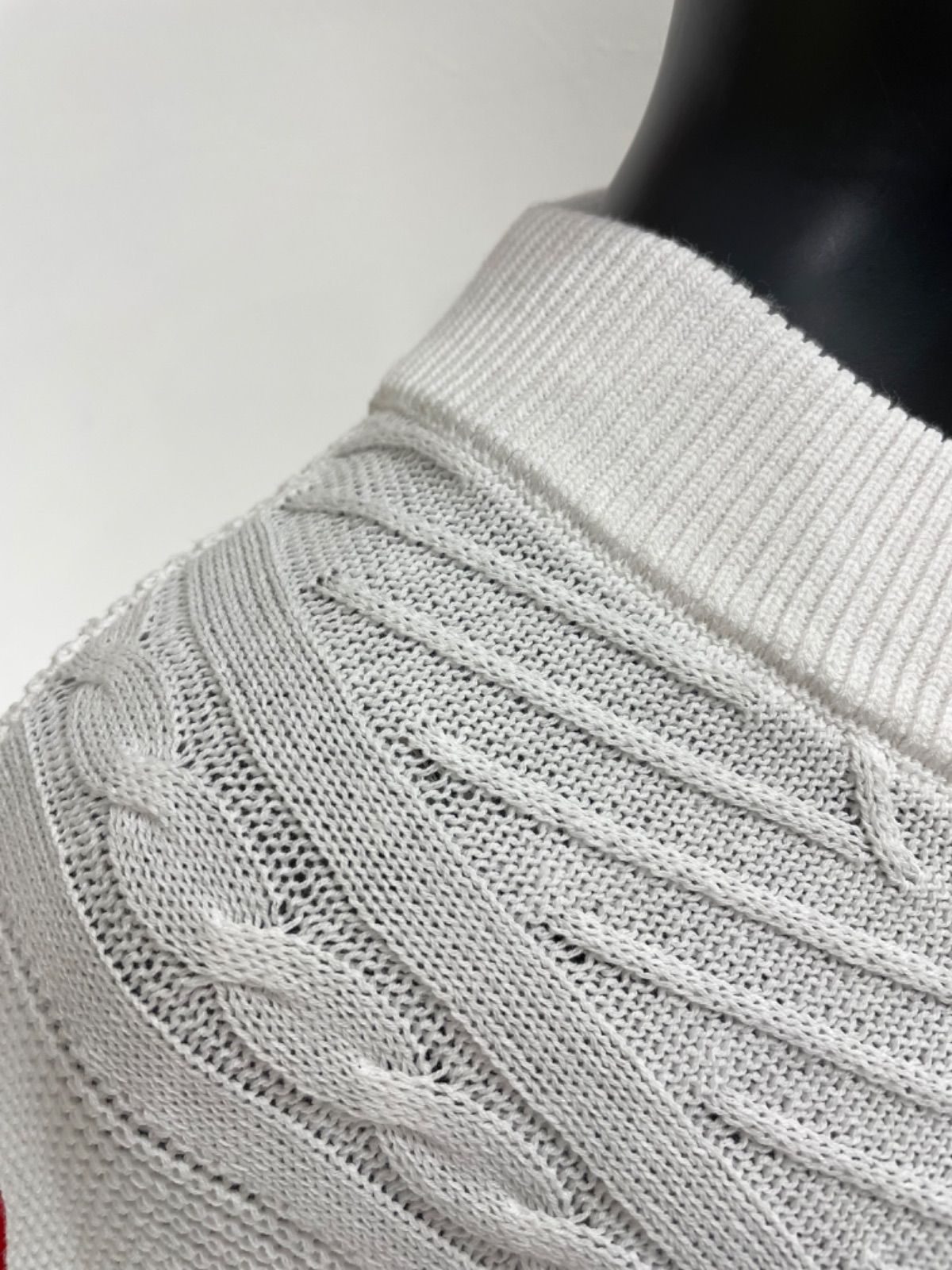 ベスト ロゴ刺繍