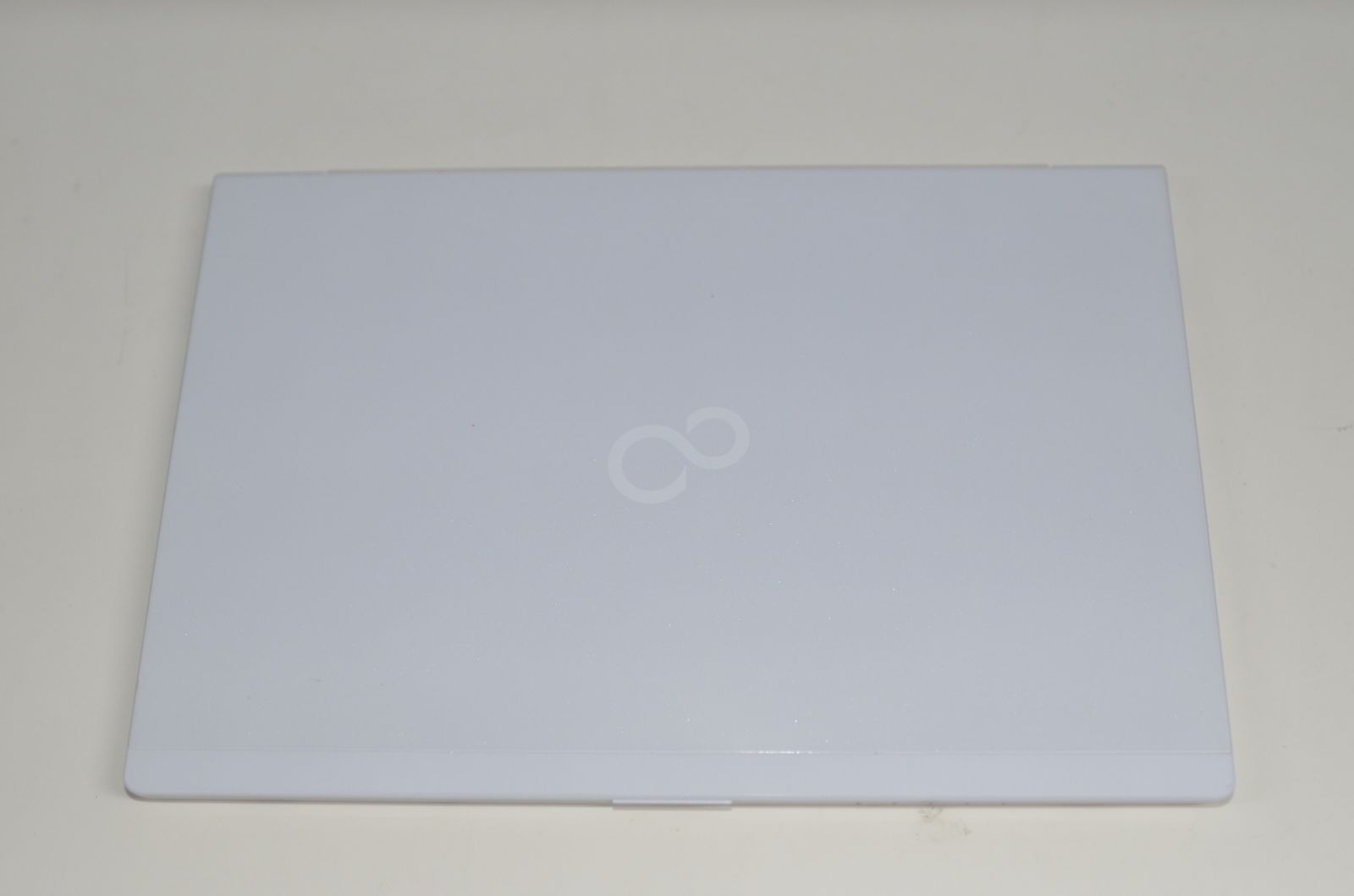 軽量ノートパソコン 富士通 UH90 B3 Windows11 office core i7-8550U メモリ8GB SSD256GB 13.3インチ タッチパネル WEBカメラ 無線内蔵