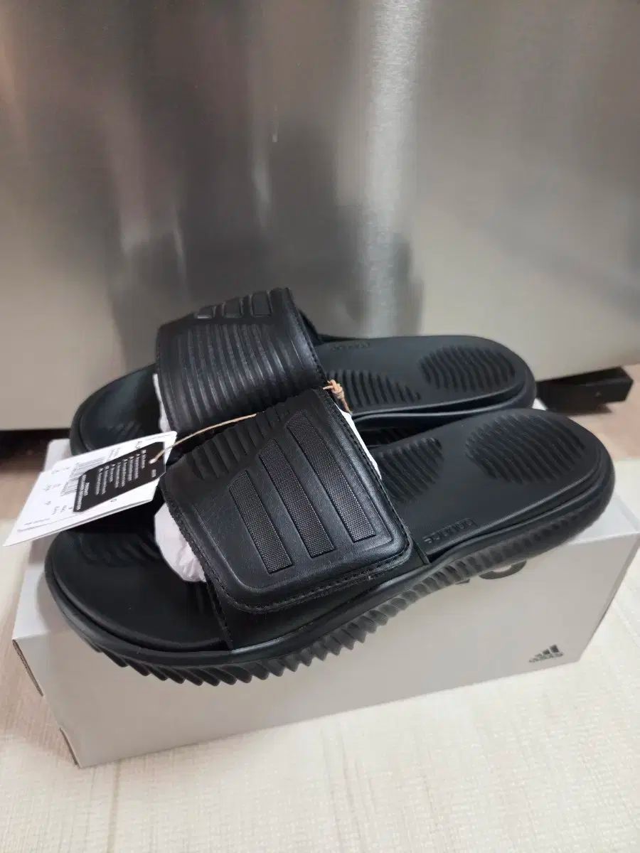 アディダス アルファバウンス スライド