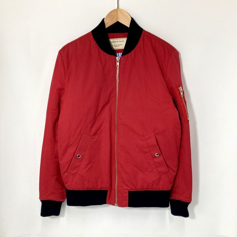 MAISON KITSUNE メゾンキツネ MA-1 ボンバージャケット KML-0452-B メンズ Mサイズ レッド アウター A15097
