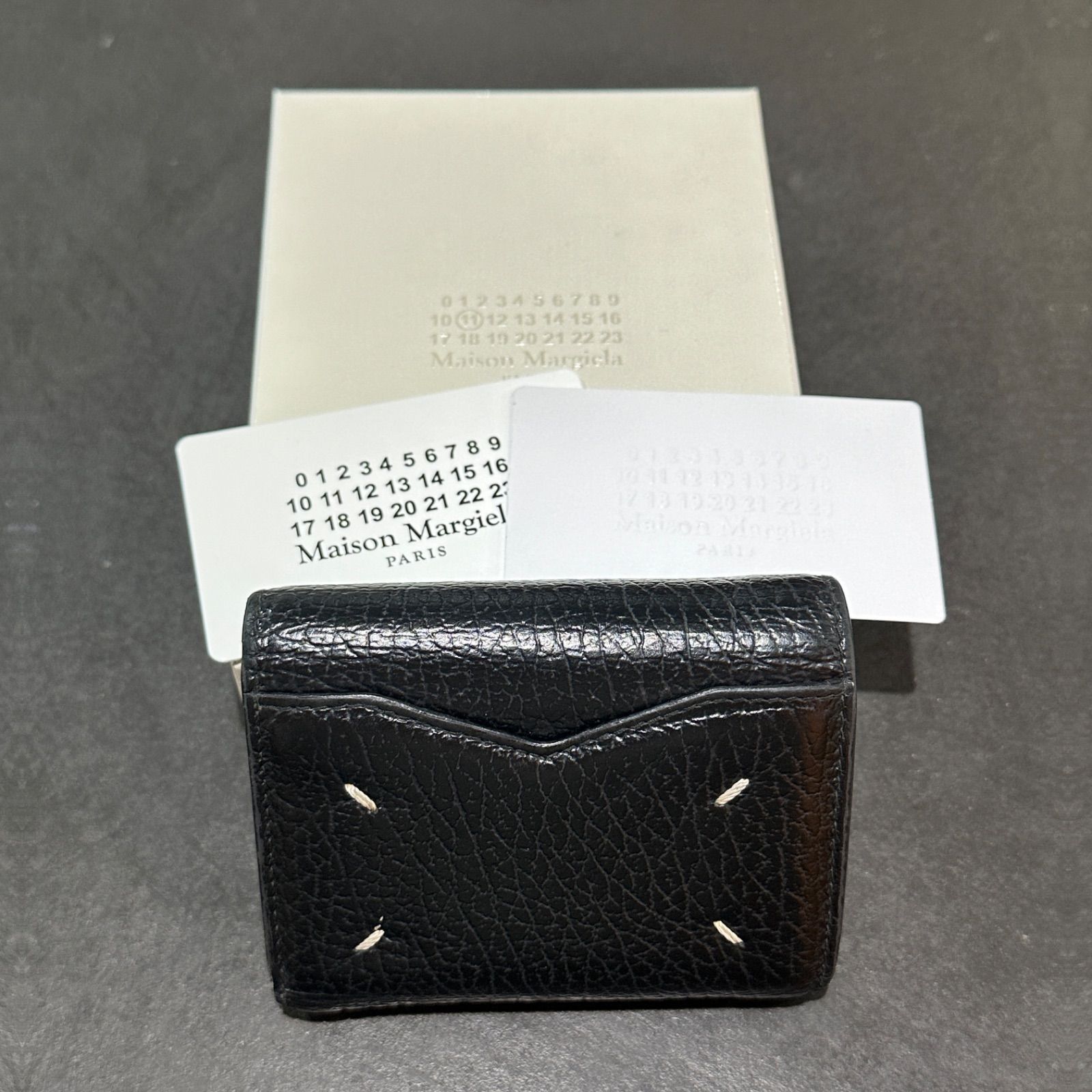 MAISON MARGIELA グレインレザー 3つ折り財布 ミニウォレット マルジェラ S56UI0136 2115M2