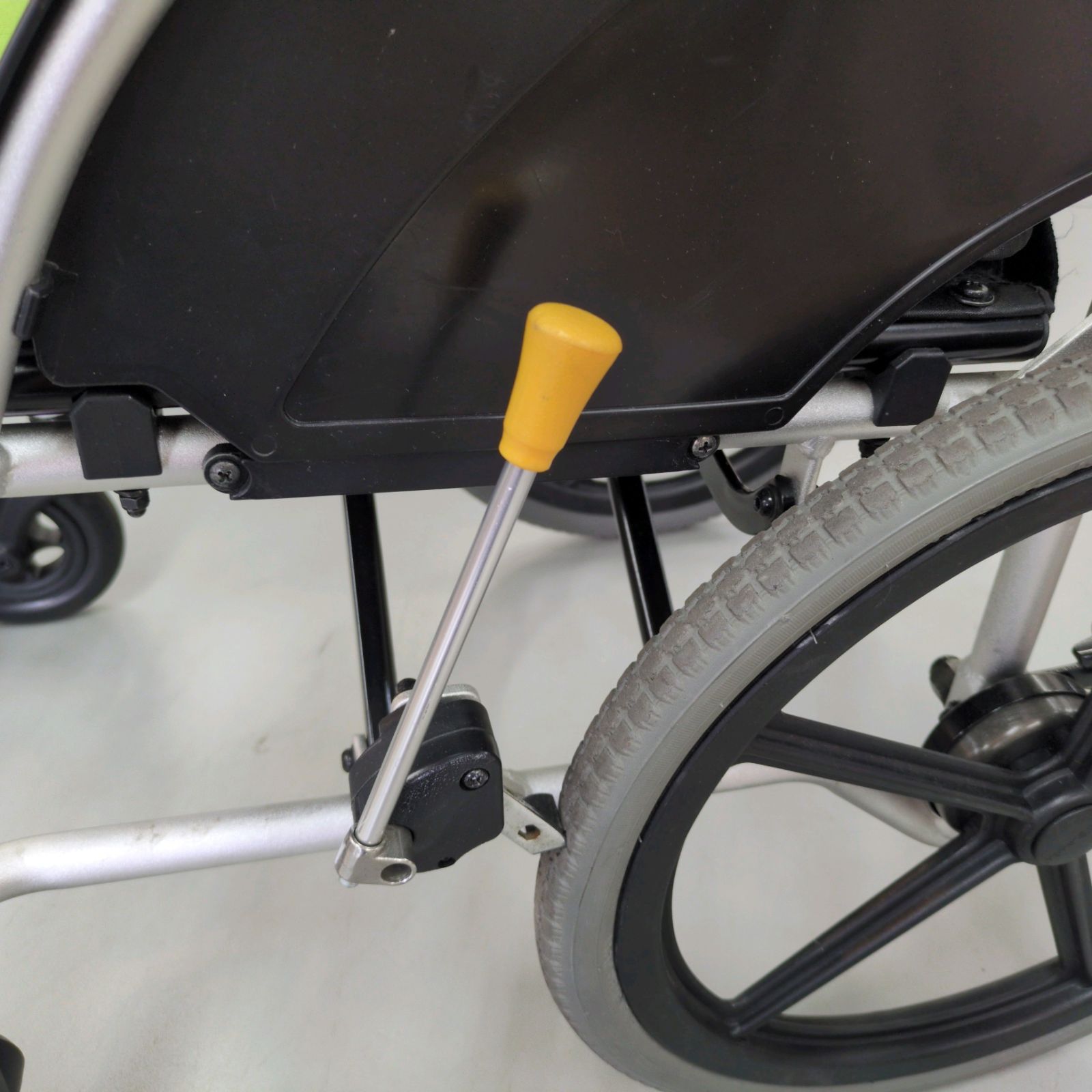  J 521 多少の使用感有り 車いす 介助式 NEXT CORE 介助用車椅子 車椅子