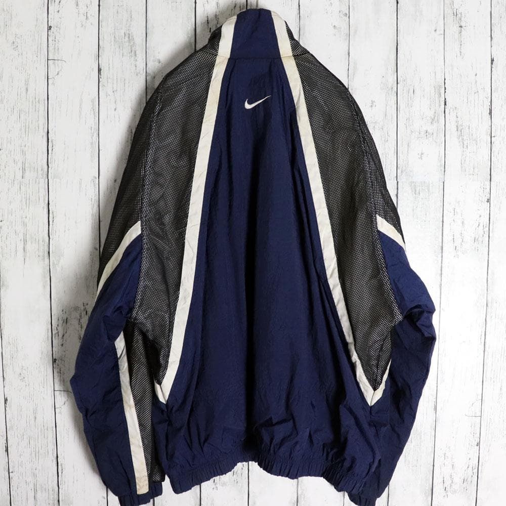 ナイロンジャケット