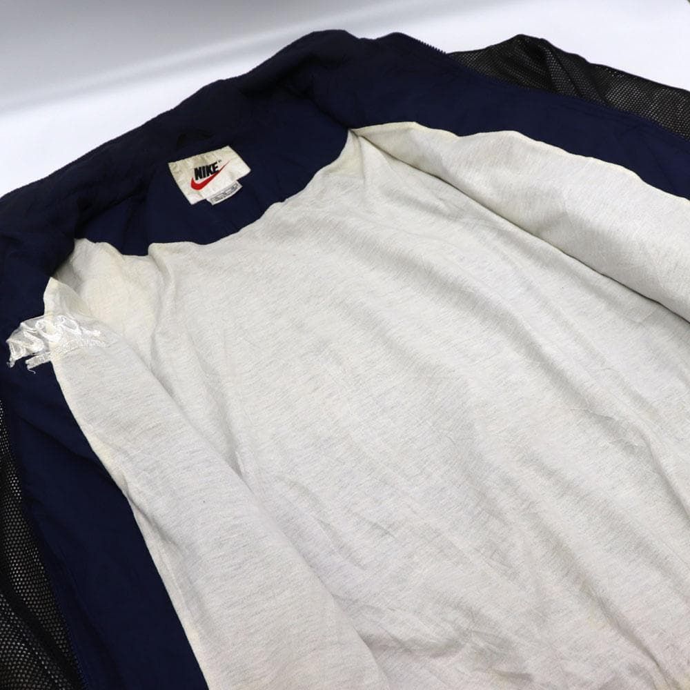 ナイキ メッシュ柄